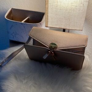 Travelambo Rose Gold Clutch Wristlet Travel Purse Organizer NWOT